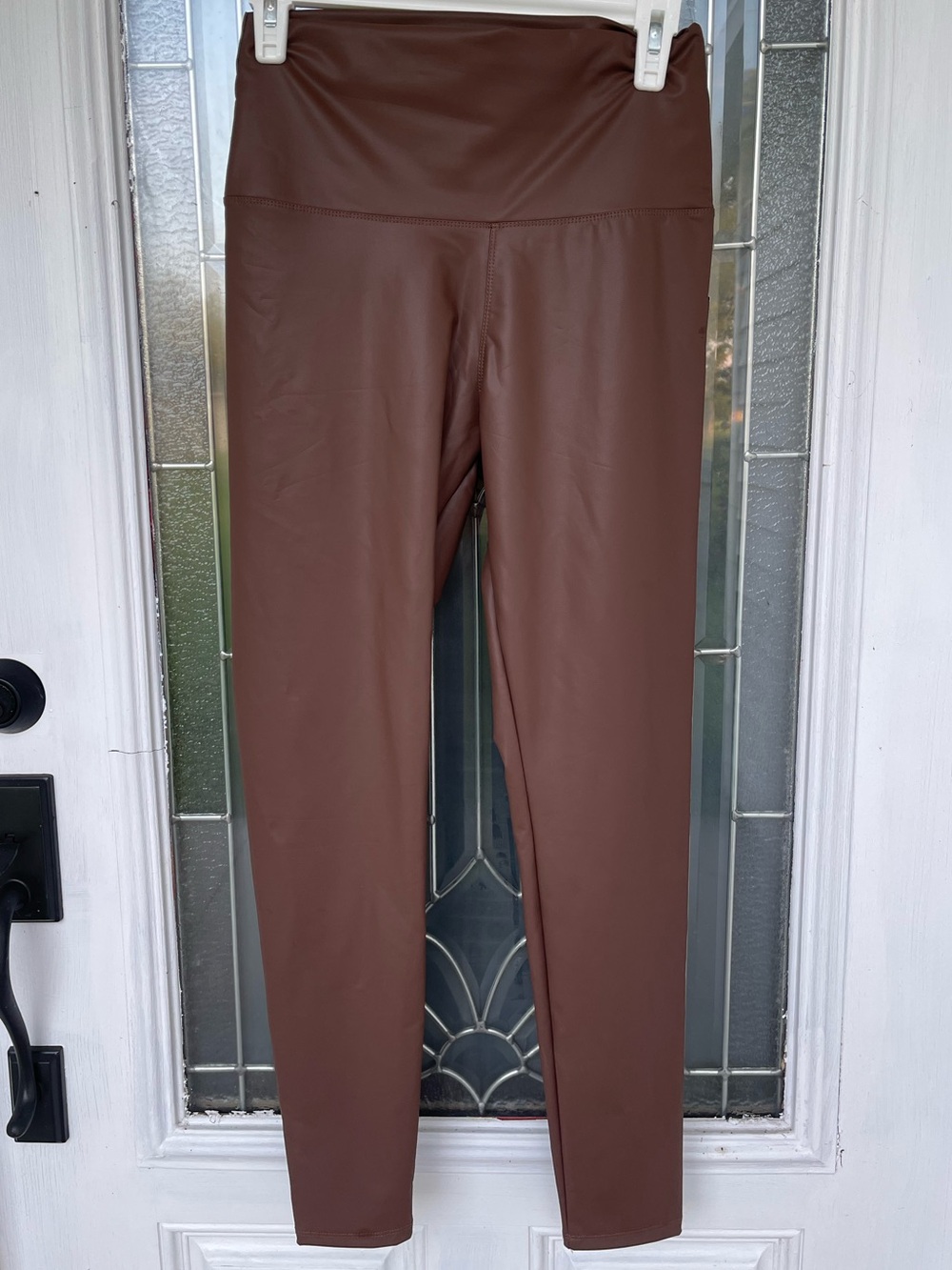Medium High-Waist Faux Leather Leggings in Brown & Black